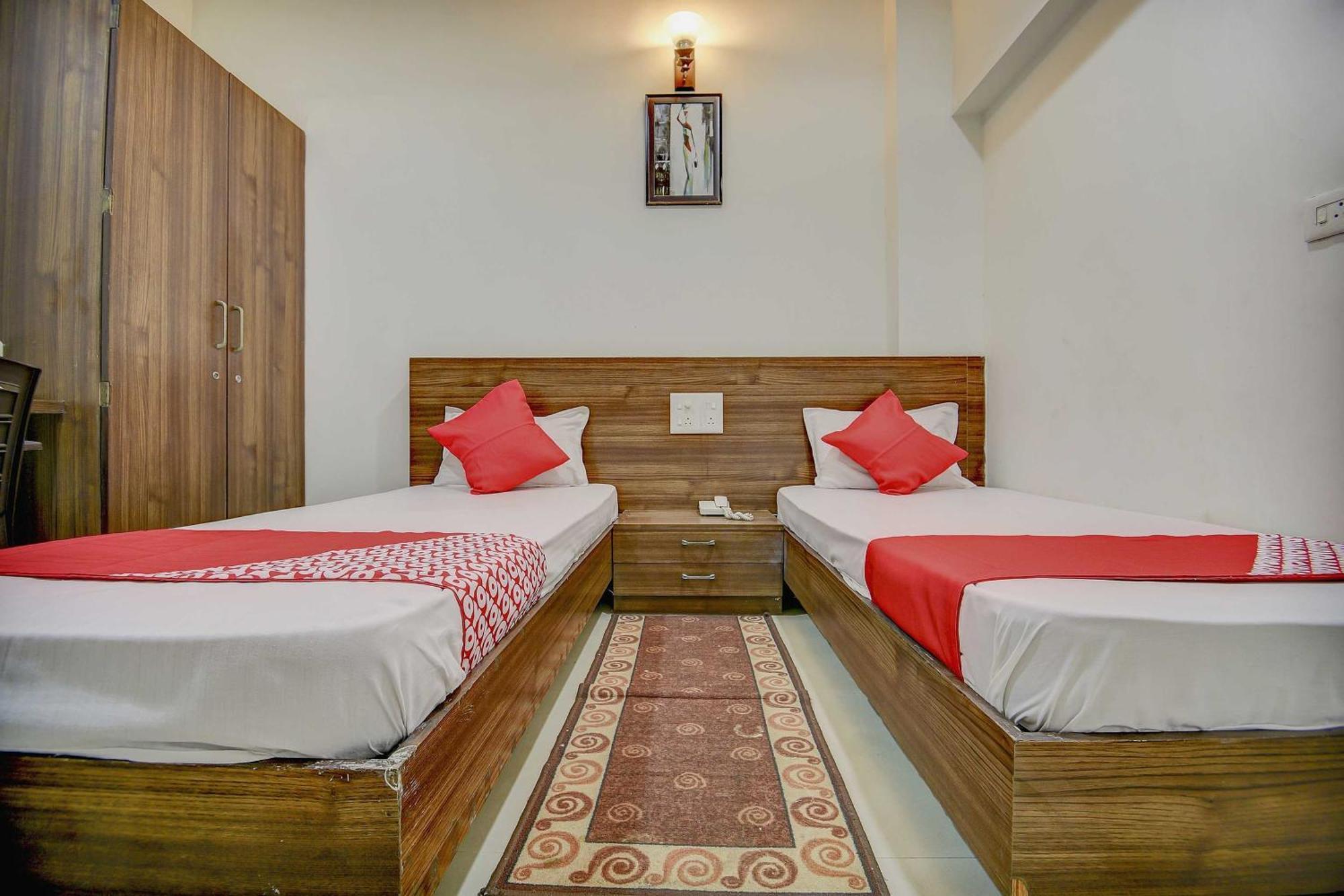Hotel O Plus Corporate One Khapa  Exteriör bild