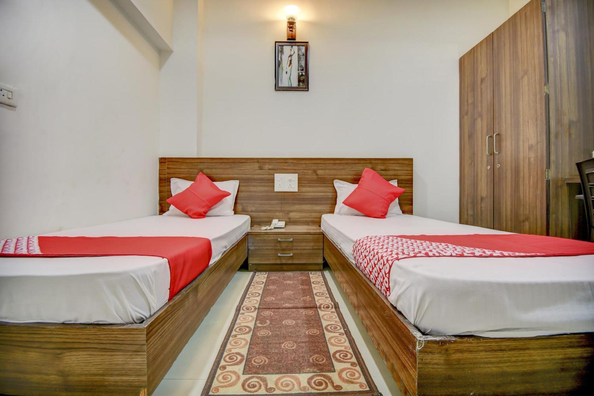 Hotel O Plus Corporate One Khapa  Exteriör bild